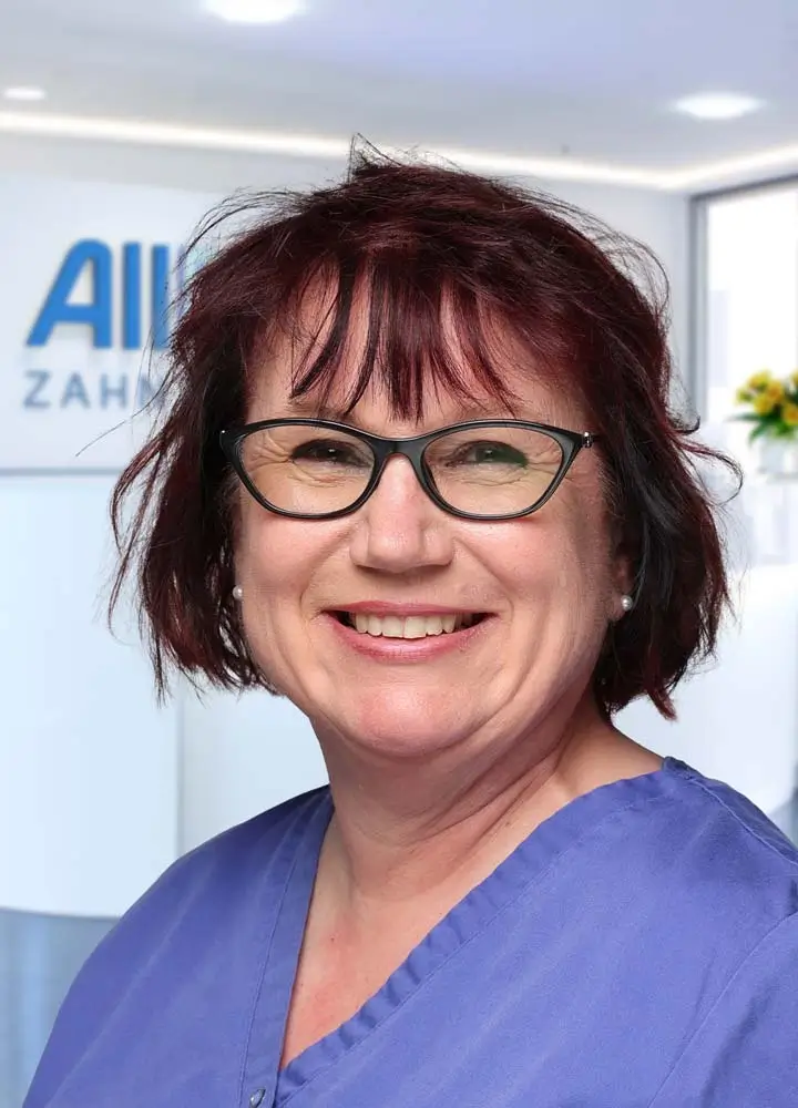 Portrait zahnmedizinische Prophylaxeassistenz Judith Boschert (AllDent Franfurt)