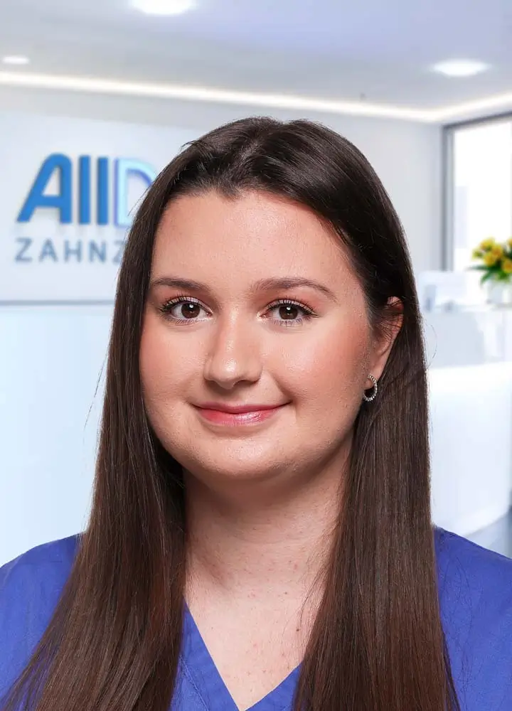 Portrait zahnmedizinische Prophylaxeassistenz Tiziana Lüttgens (AllDent Frankfurt)