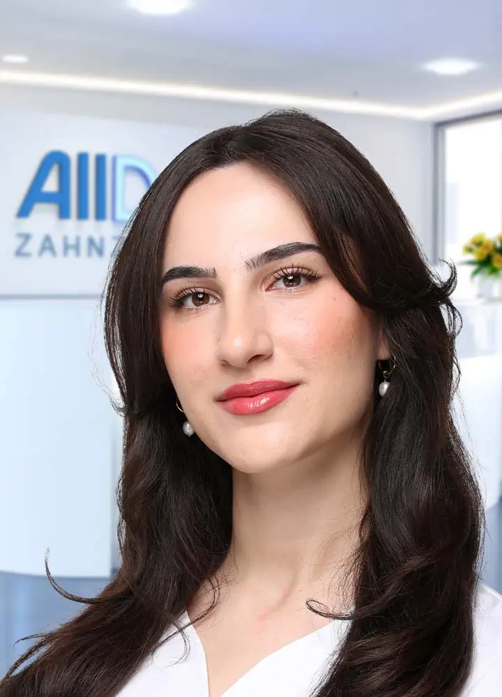 Portrait Zahn&auml;rztin Raze Abdullah (AllDent Frankfurt)