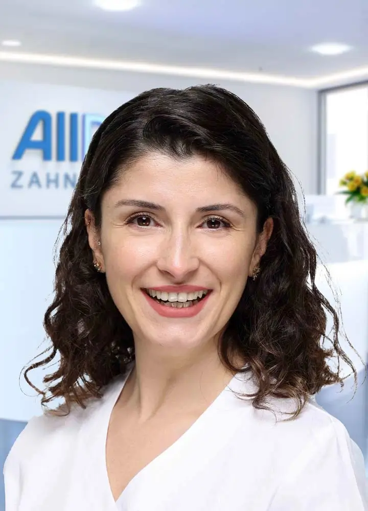 Portrait Zahn&auml;rztin &Ouml;ykue Gezci (AllDent Frankfurt)
