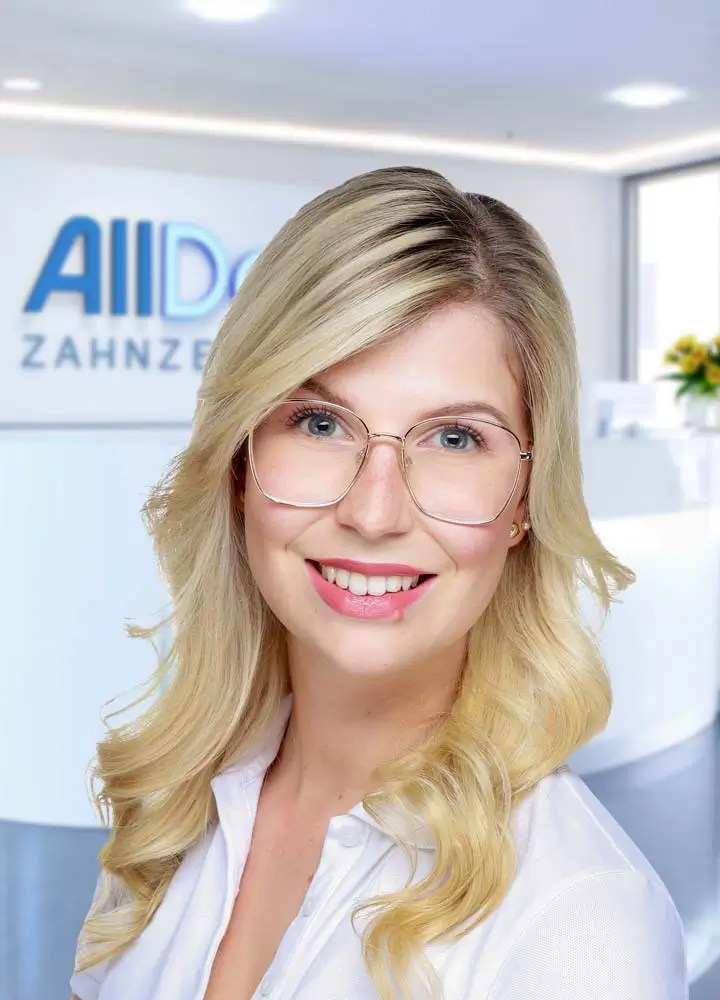 Portrait Zahn&auml;rztin Leonie Hecker (AllDent Frankfurt)