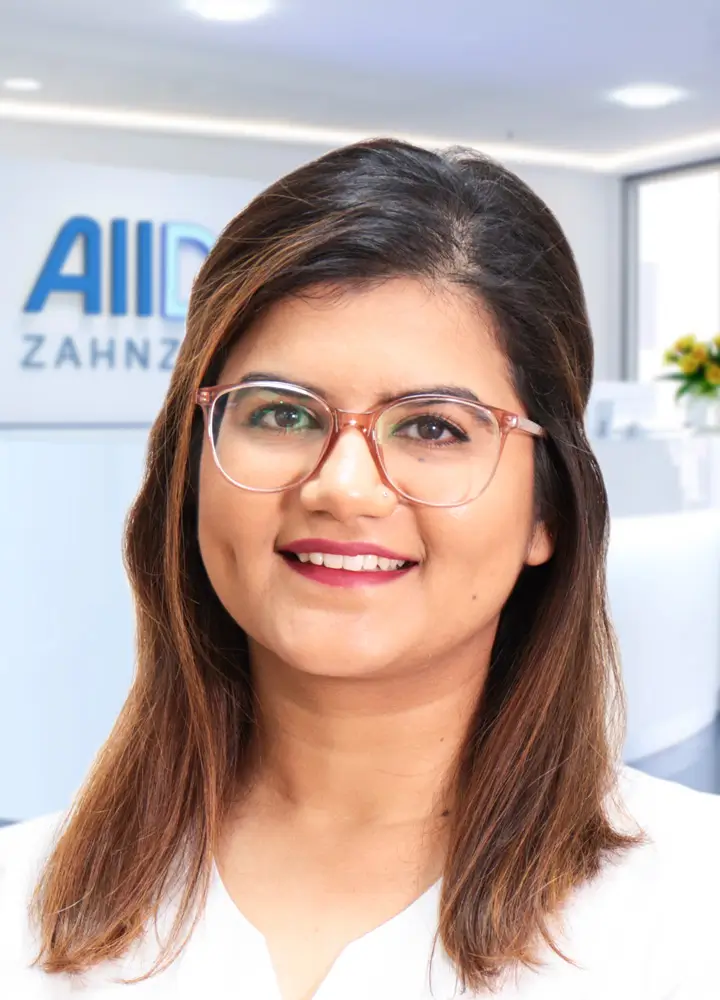 Portrait Zahn&auml;rztin Fachra Nasir (AllDent Frankfurt)